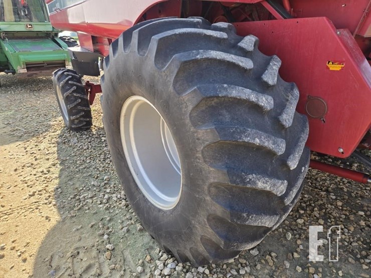 1992-case-ih-1660-image-2