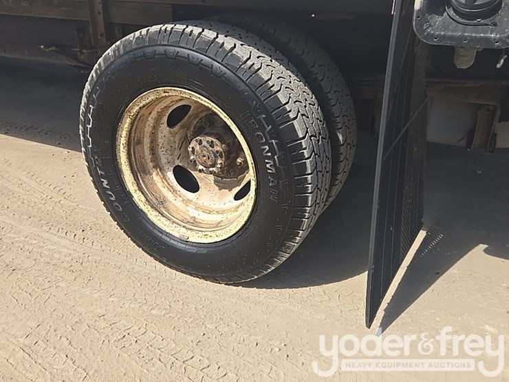 2019-ford-e350-image-15
