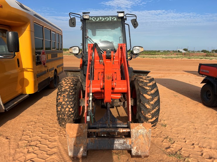 kubota-r630-image-2