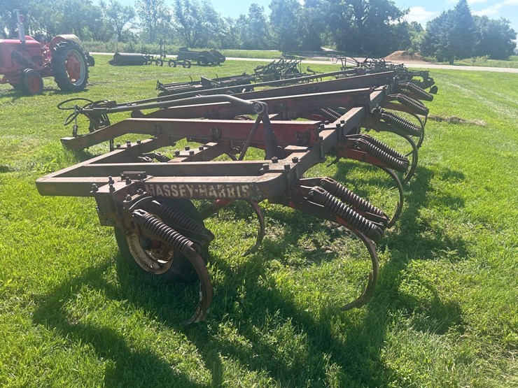 massey-ferguson-14-image-3