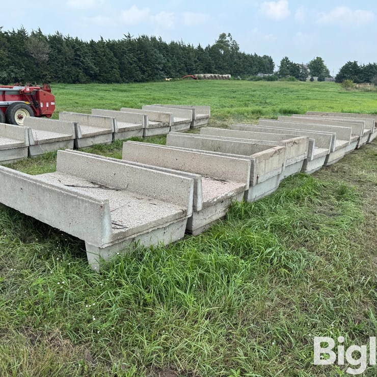 Concrete H Feed Bunks