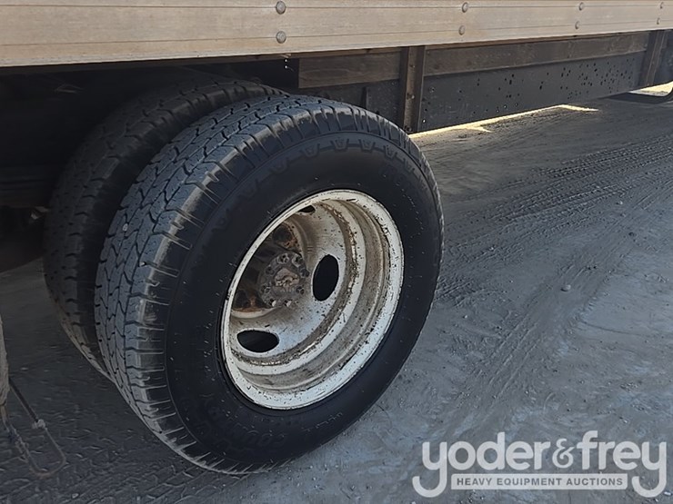 2019-ford-e350-image-21