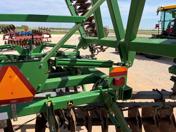 2009-john-deere-637-image-12