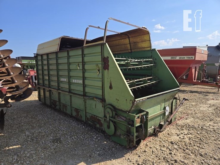 john-deere-716-image-1