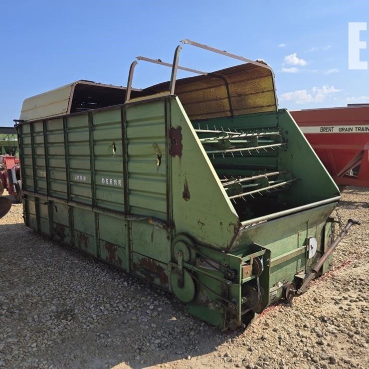 JOHN DEERE 716