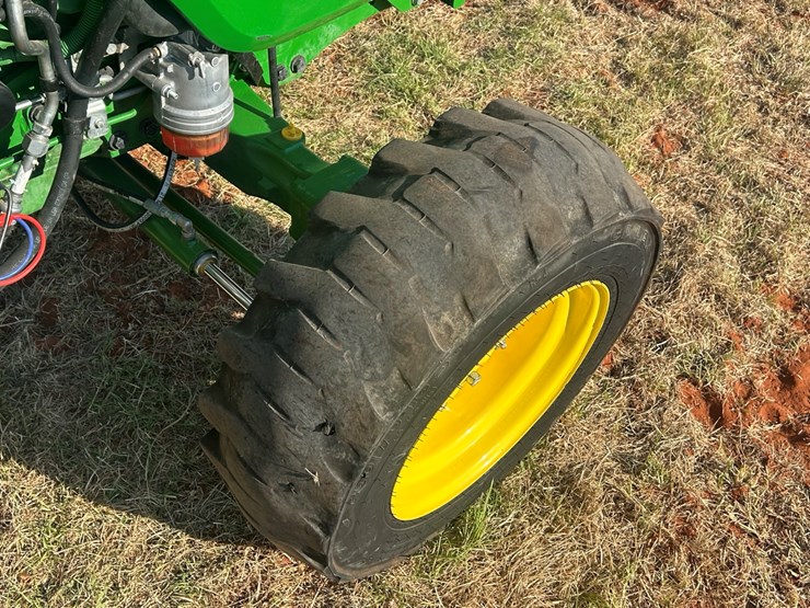 2024-john-deere-4052r-image-14