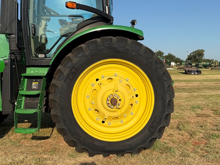 john-deere-7215r-image-13
