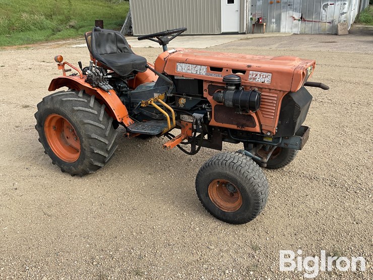 1976-kubota-b7100-image-3