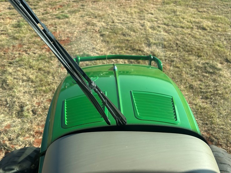 2024-john-deere-4052r-image-22