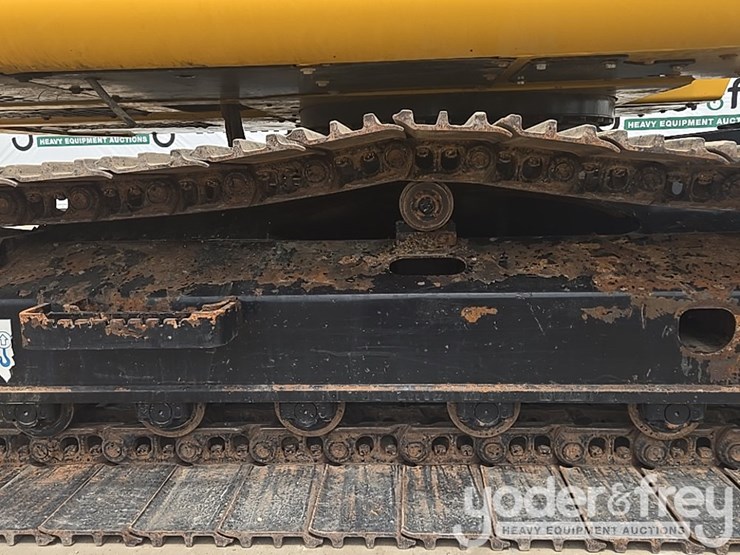 2022-deere-130g-image-24