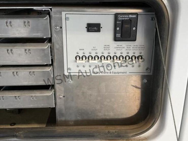 2015-chevrolet-silverado-3500hd-image-10