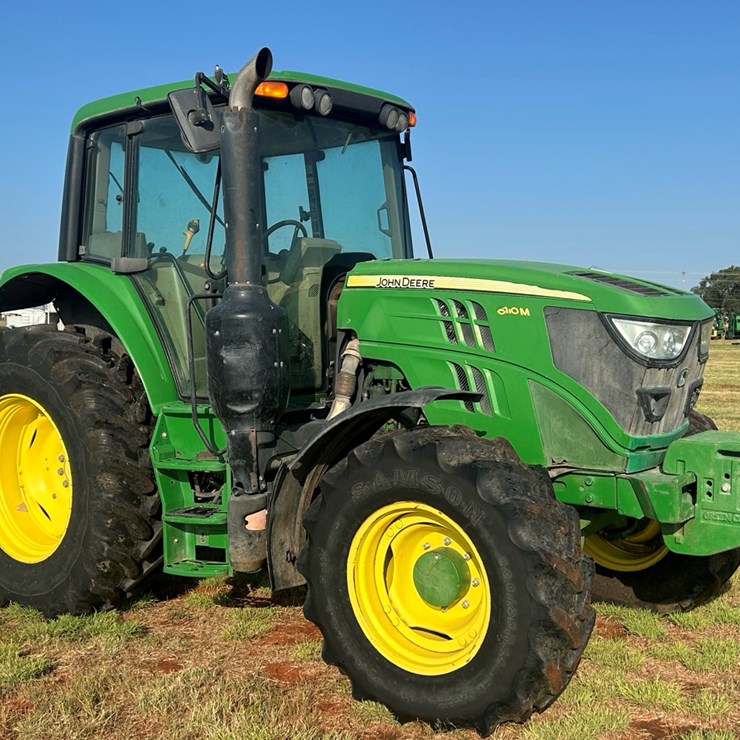 JOHN DEERE 6110M