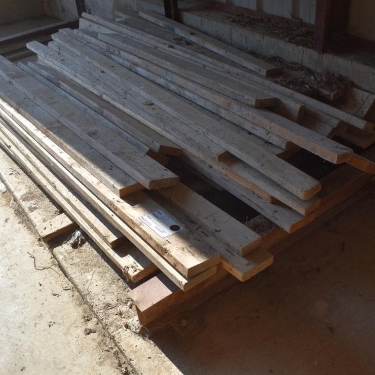 LUMBER 2X6 BOARDS 44016