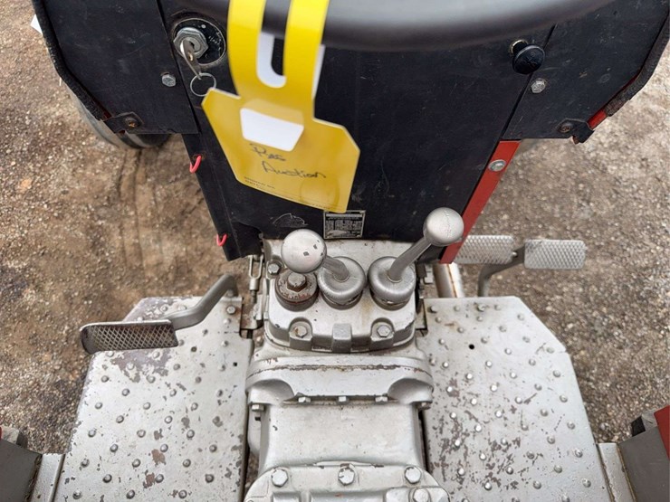 massey-ferguson-265-image-33