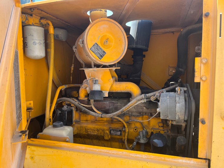 1990-deere-544e-image-9