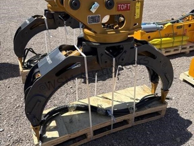2025-caterpillar-306-image-1