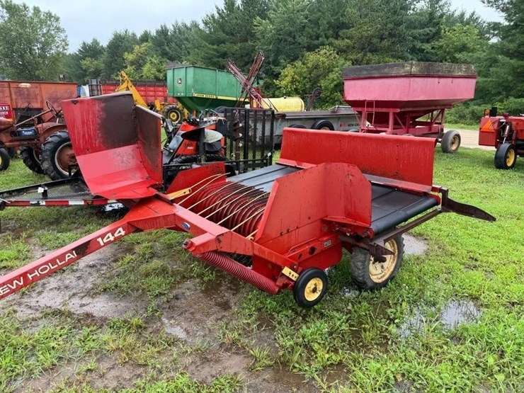 new-holland-145-image-3