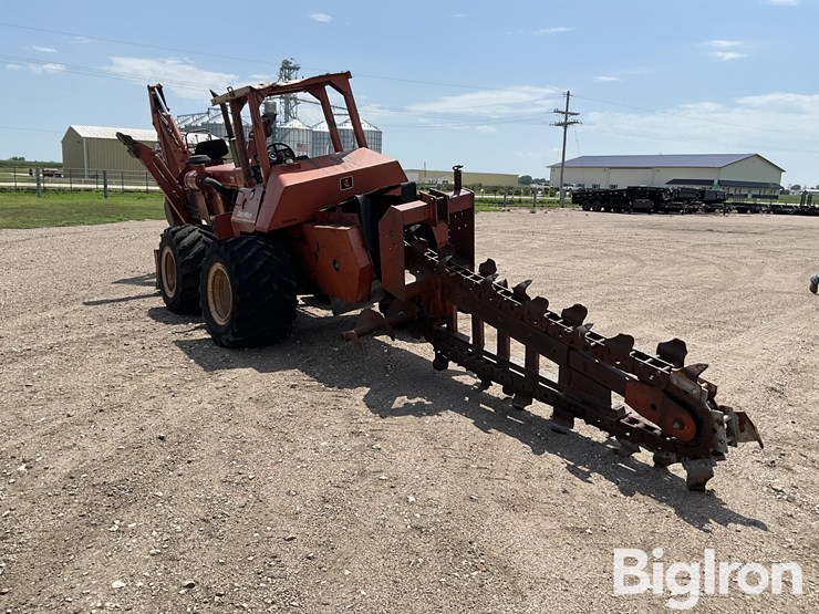 ditch-witch-r100-image-7