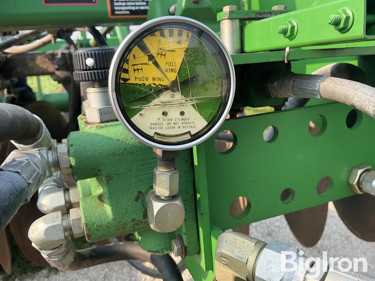 john-deere-637-image-12