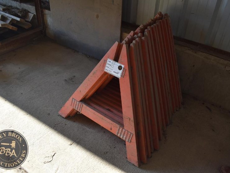 wooden-barricades-44019-image-2