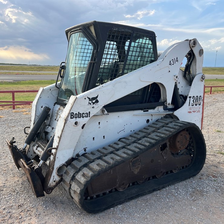 2002 BOBCAT T300
