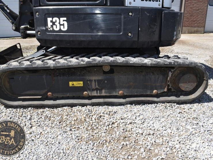 2014-bobcat-e35-image-28