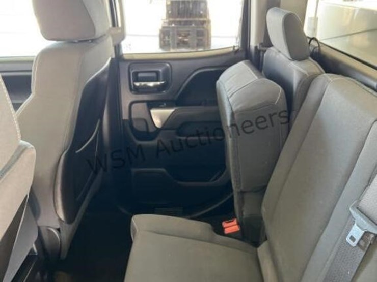 2015-chevrolet-silverado-1500-image-24