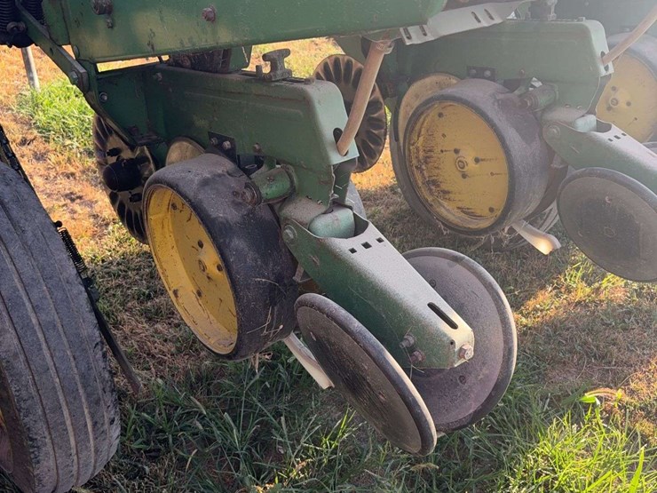 john-deere-7000-image-11