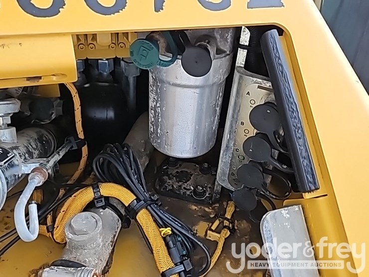2019-caterpillar-d6n-lgp-image-48