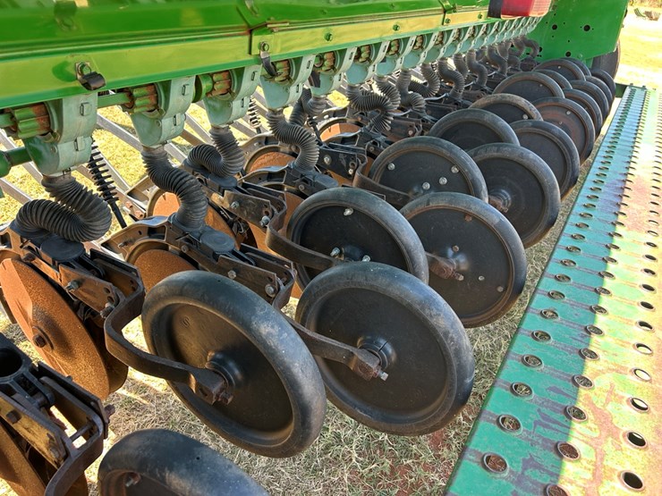 john-deere-450-image-9