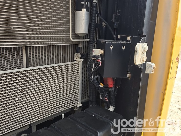 2022-deere-130g-image-49