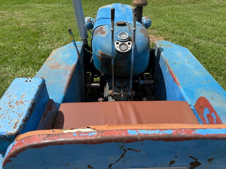 fordson-dexta-image-21