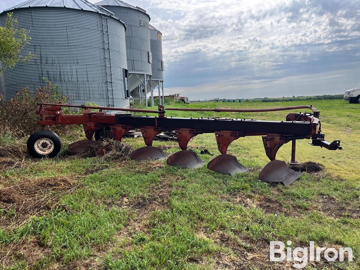 white-6-bottom-plow-image-4