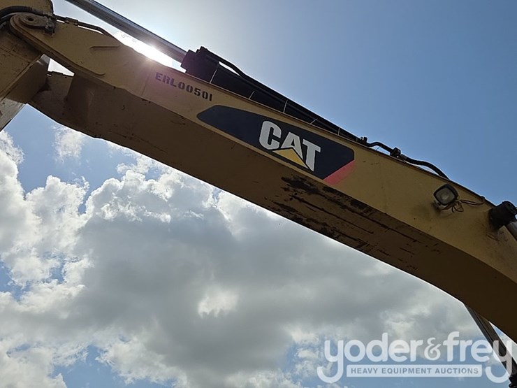 2015-caterpillar-329fl-image-32