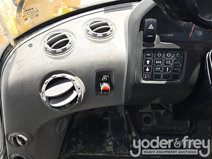 2014-volvo-l60g-image-64