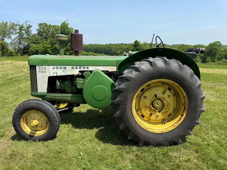john-deere-830-image-8
