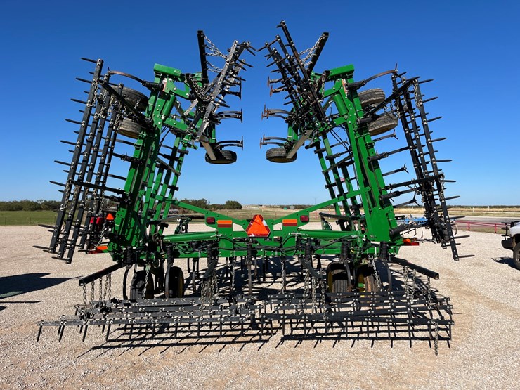 2014-john-deere-2210-image-9