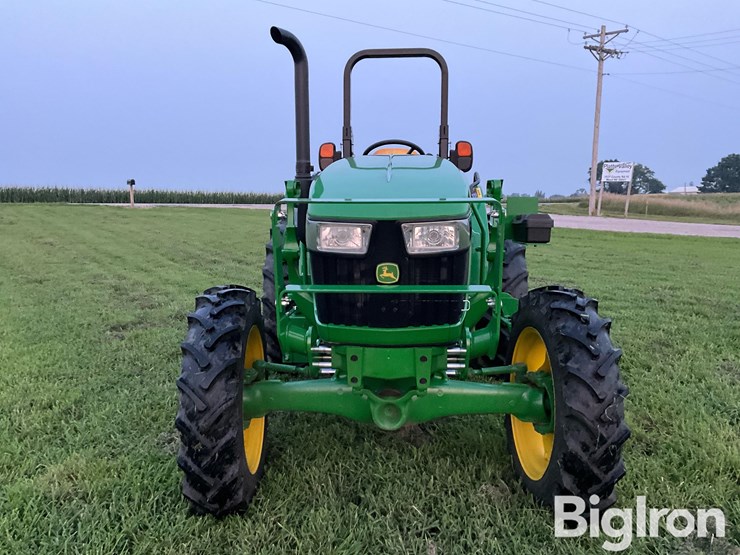 2022-john-deere-5045e-image-2