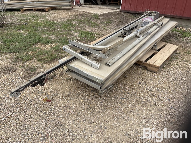 gadco-9'-x-7'-garage-door-w/-opener-image-14