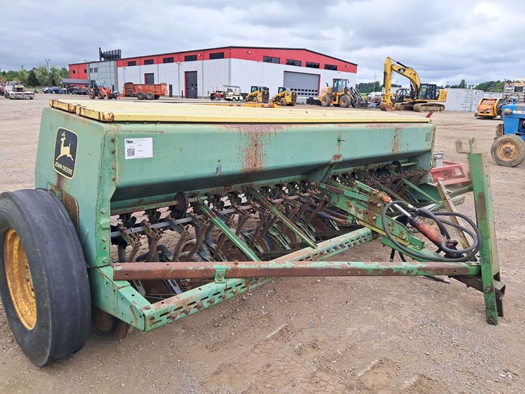 john-deere-8300-image-1
