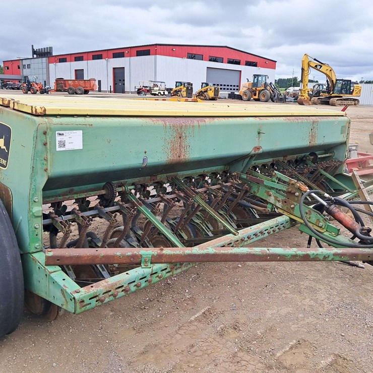 JOHN DEERE 8300