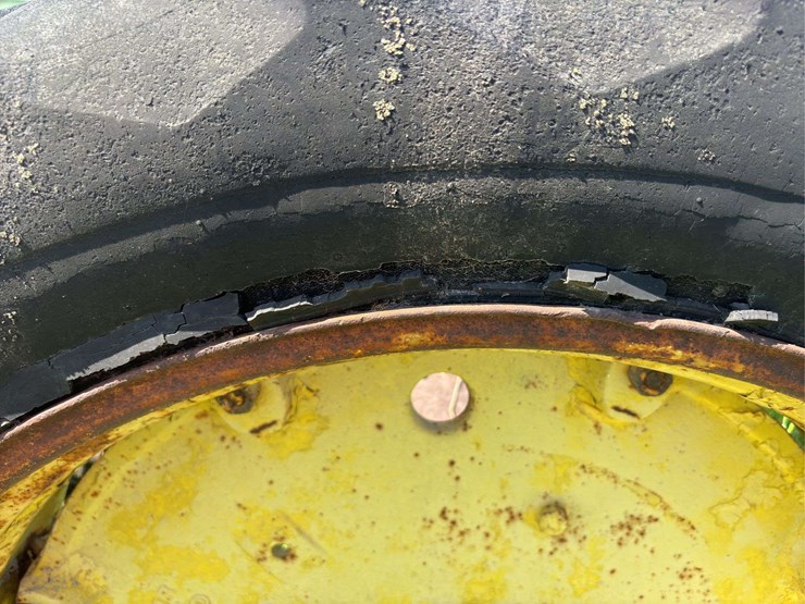 john-deere-70-image-34