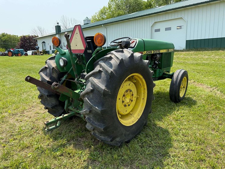 john-deere-2255-image-4