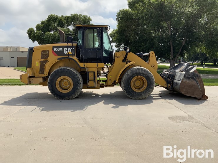 2017-caterpillar-950m-image-4