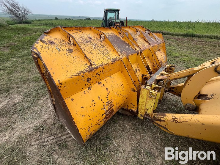 1985-deere-644c-image-14