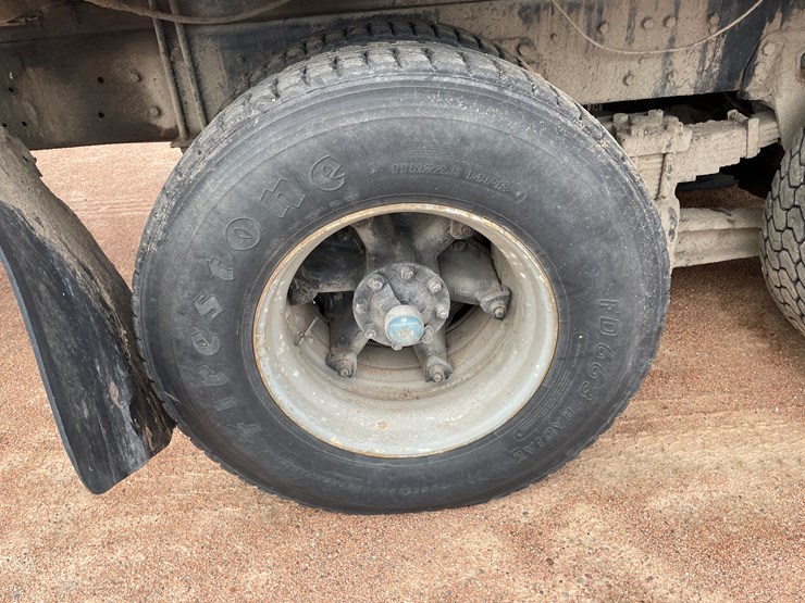 1995-ford-l9000-image-35
