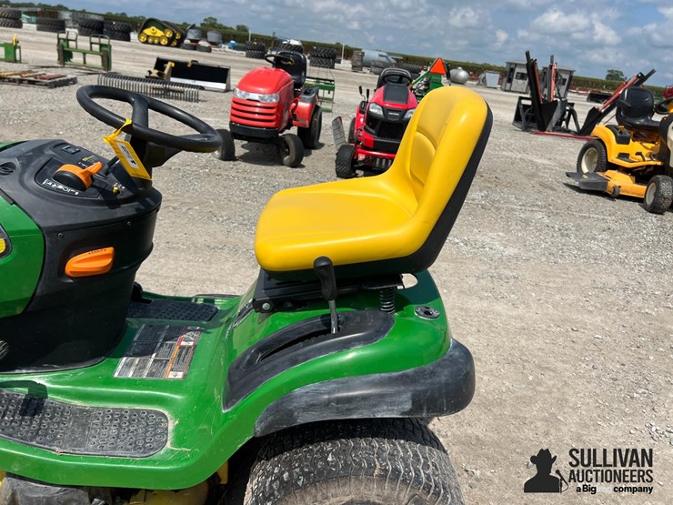 john-deere-d130-image-11