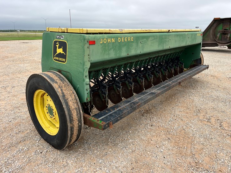 john-deere-8300-image-12