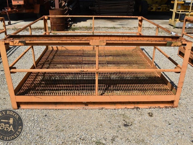 platform/basket-steel-man-basket-44071-image-1