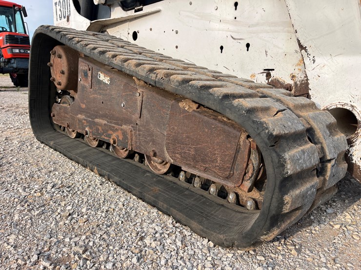 2002-bobcat-t300-image-6